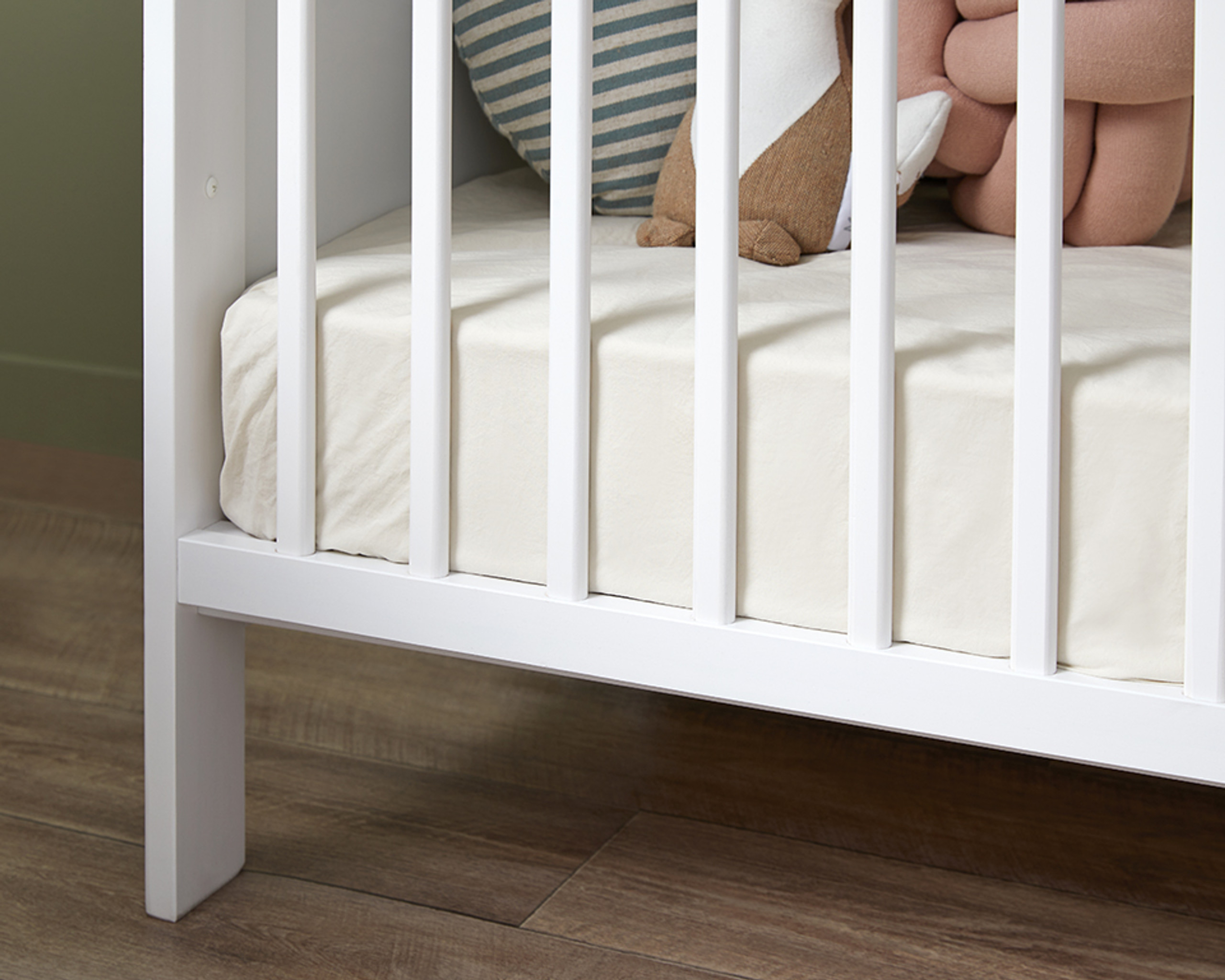 Aspiring Cot In White Baby Cots Online At Mocka