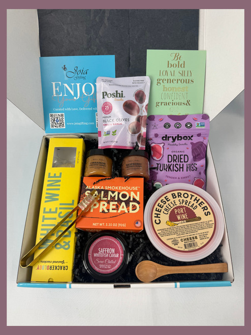 Deluxe Charcuterie Box