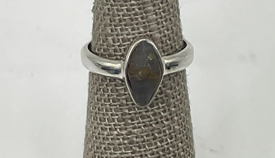 Sri Lanka Sapphire Ring .925 Silver (N1)