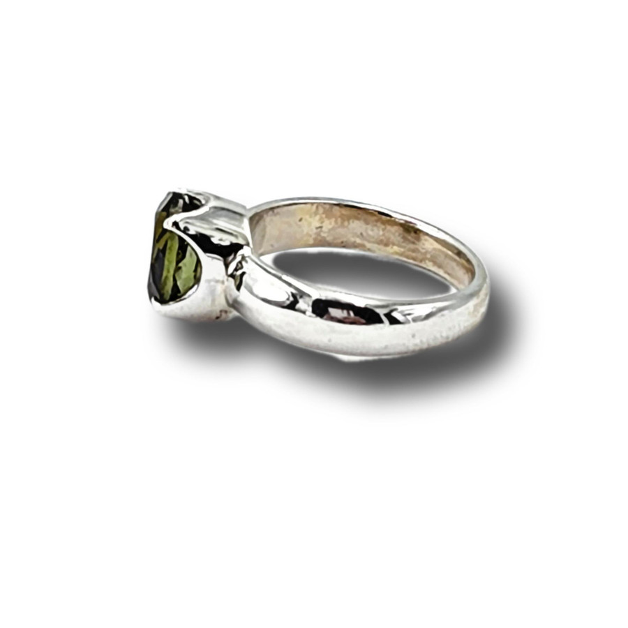 Green Tourmaline Ring .925 Silver (O)