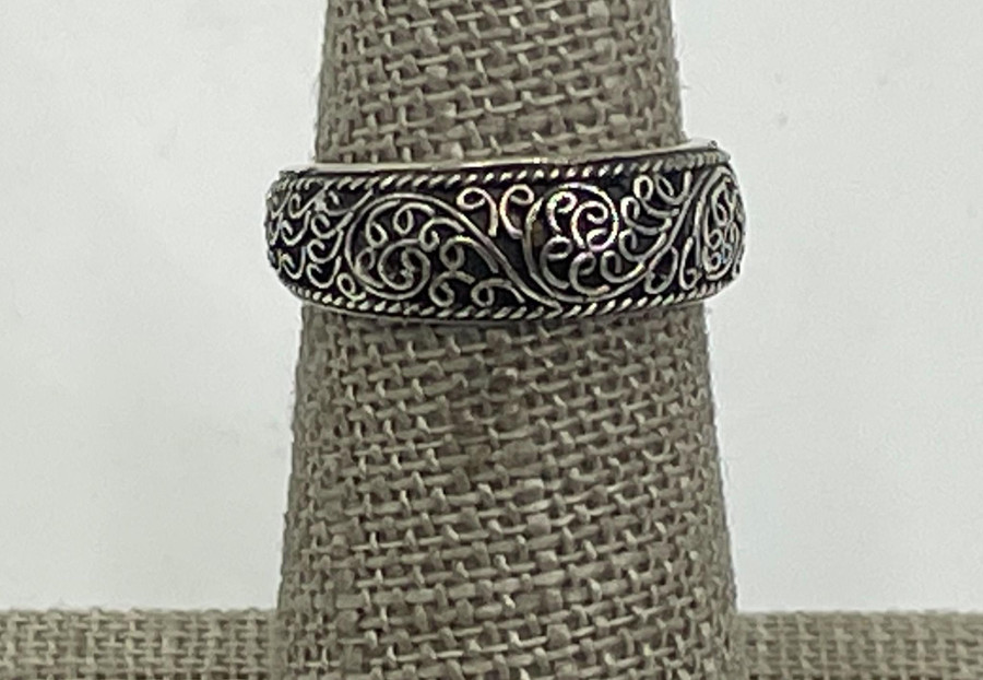 Elegant Ring .925 Silver