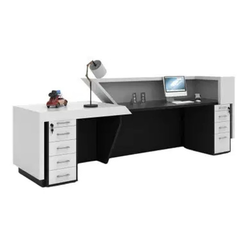 Della Reception Counter