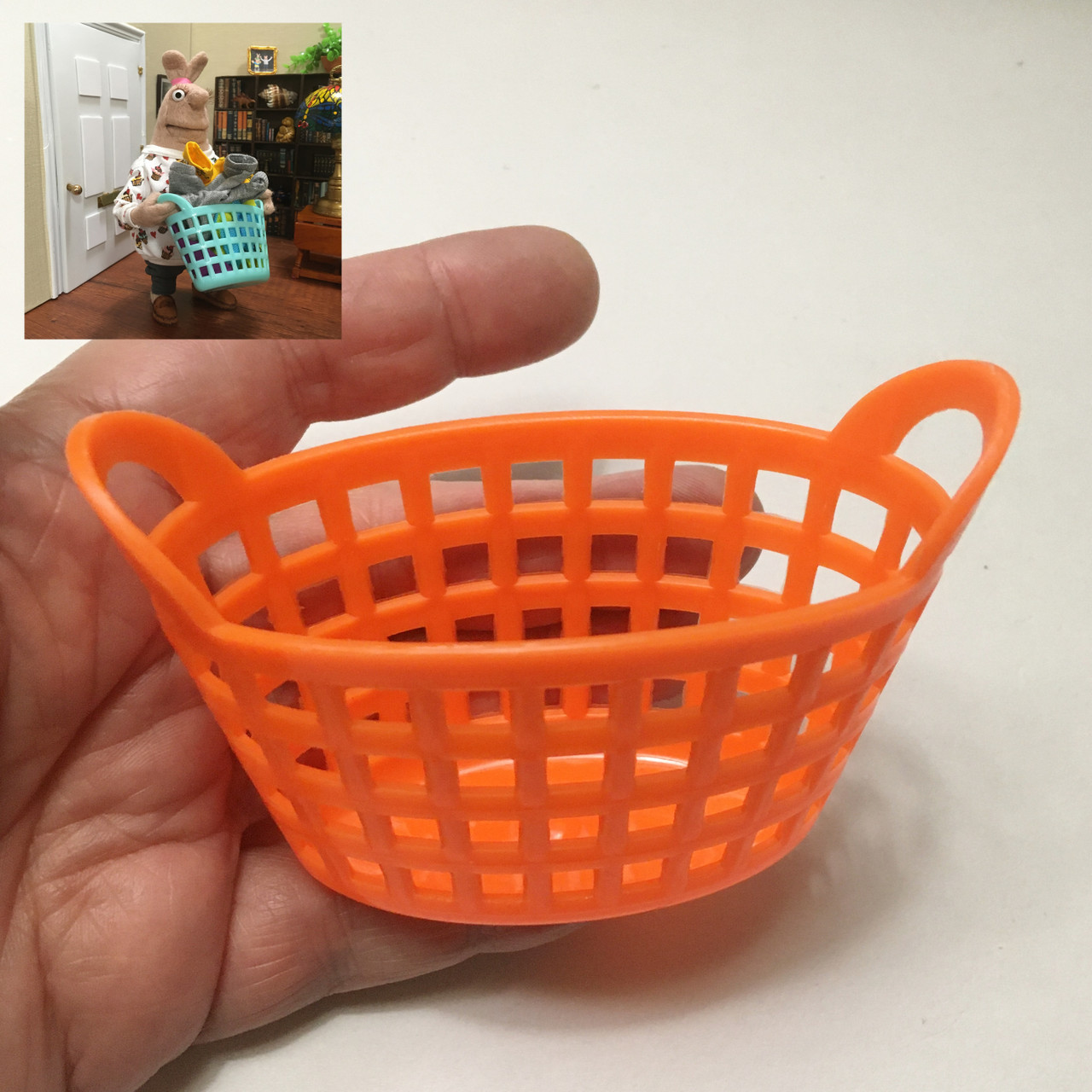 M00079-ORANGE MOREZMORE Miniature Laundry Basket 1:6 Scale Puppet