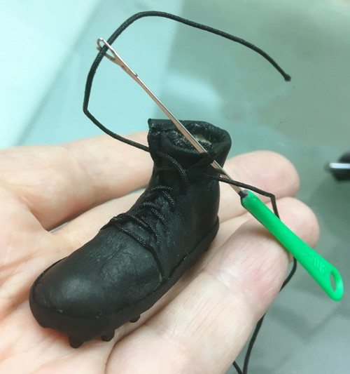 M01104 MOREZMORE Mini Latch Needle Hook Miniature Shoe Lace Up Tool