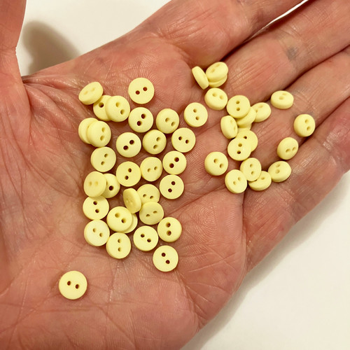 M00718-YELLOW MOREZMORE 50 Tiny 6 mm 6mm Miniature Buttons Mini Doll Clothes
