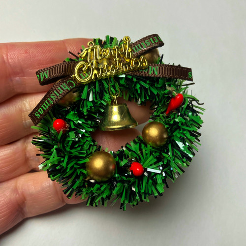 M01032 MOREZMORE 1pc Miniature Christmas Wreath 1:12 Scale 1:6 Scale for Dollhouse Diorama Shadow Box Puppet Prop