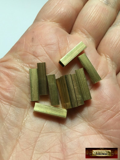 M01372-1 MOREZMORE HPA 1 Cut 15 mm Square Brass Tube 5/32" K&S #8152