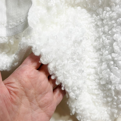 M01477 MOREZMORE Curly Fur Fabric Faux Fur SNOW WHITE 16x19