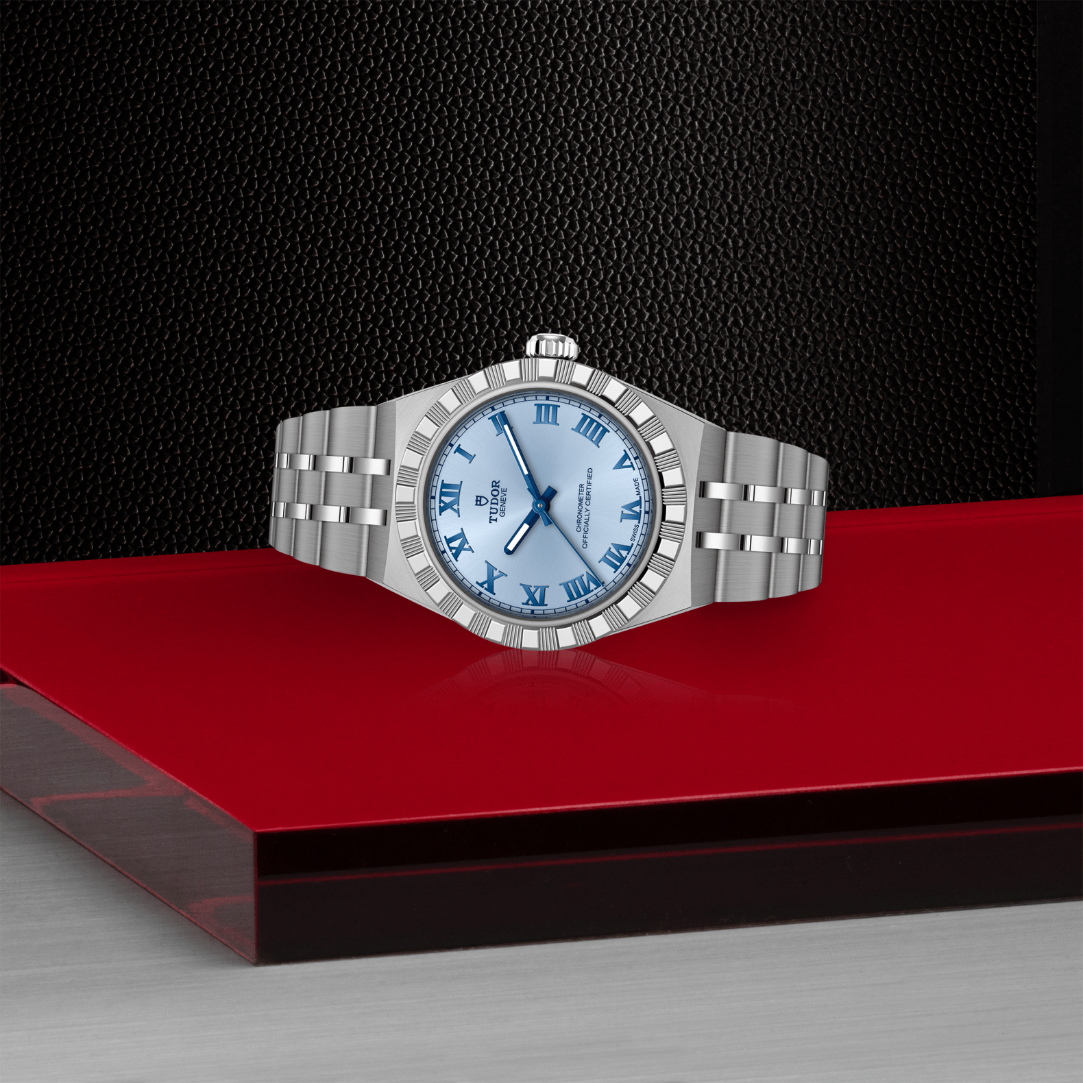 Tudor TUDOR Royal in 30mm steel case, Light blue dial - Global Watch Company