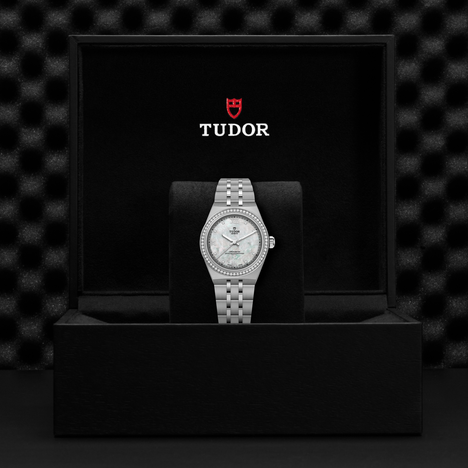 Tudor TUDOR Royal in 30mm steel case, Mother-of-pearl dial - Global Watch Company