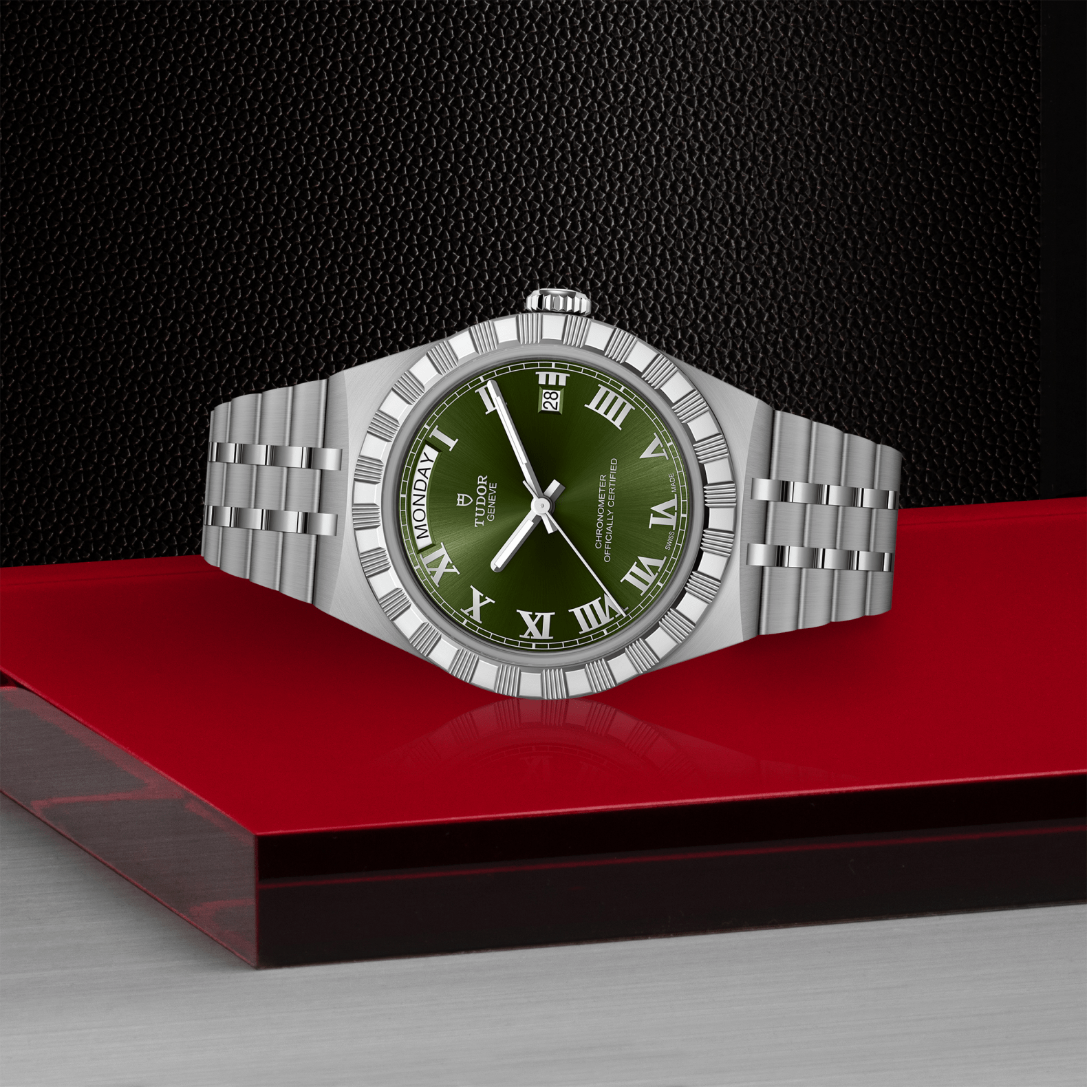 Tudor TUDOR Royal in 40mm steel case, Green dial - Global Watch Company