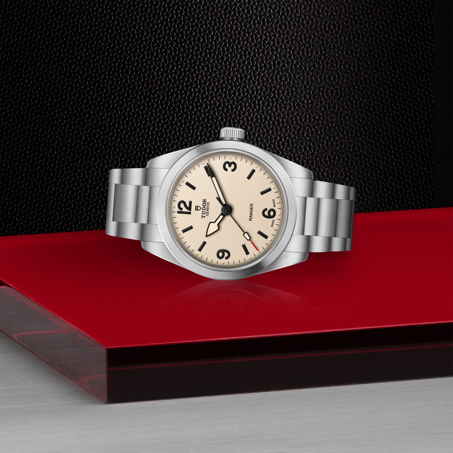 Tudor Ranger in 36mm steel case, Beige domed dial - Global Watch Company