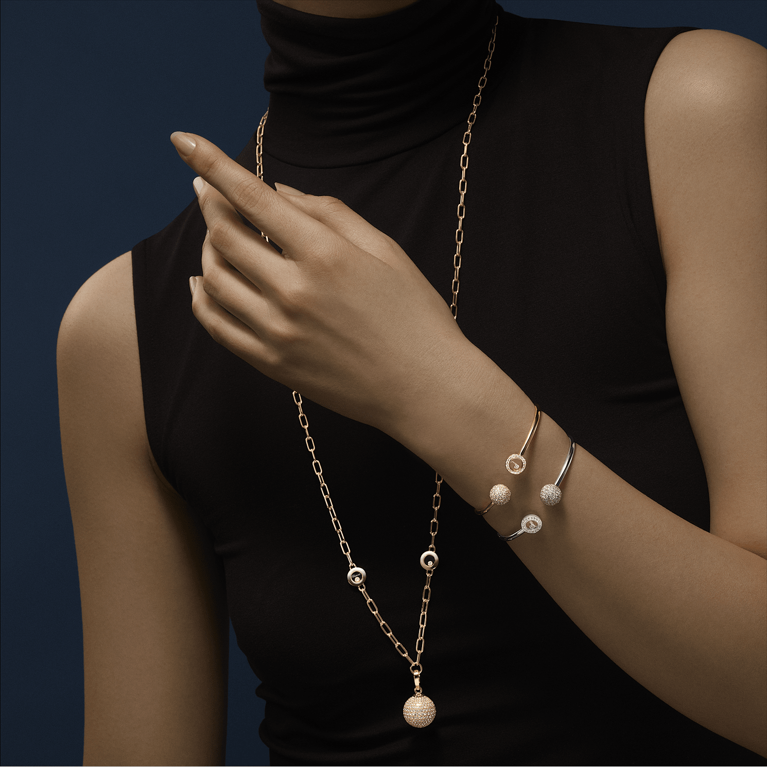 Chopard - Diamond Bracelet Happy Diamonds Planet @85A619-1900 worn view