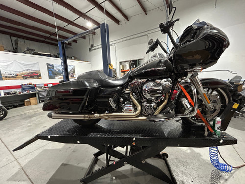Sawicki Speed Intimidator Exhaust  |  2009-2016 Harley Twin Cam Bagger / Touring Models - Shorty / Brushed Stainless / Black Billet - 930-01208