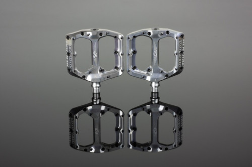 Renthal Cycle Revo-F Flat Pedal- Polished silver - PD10001-003-01 User 1