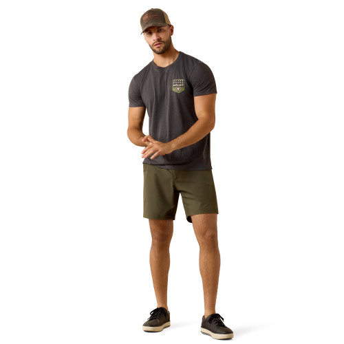 ARIAT MNS STRIPE PATRIOTIC BADGE SS TEE CHARCOAL HEATHER