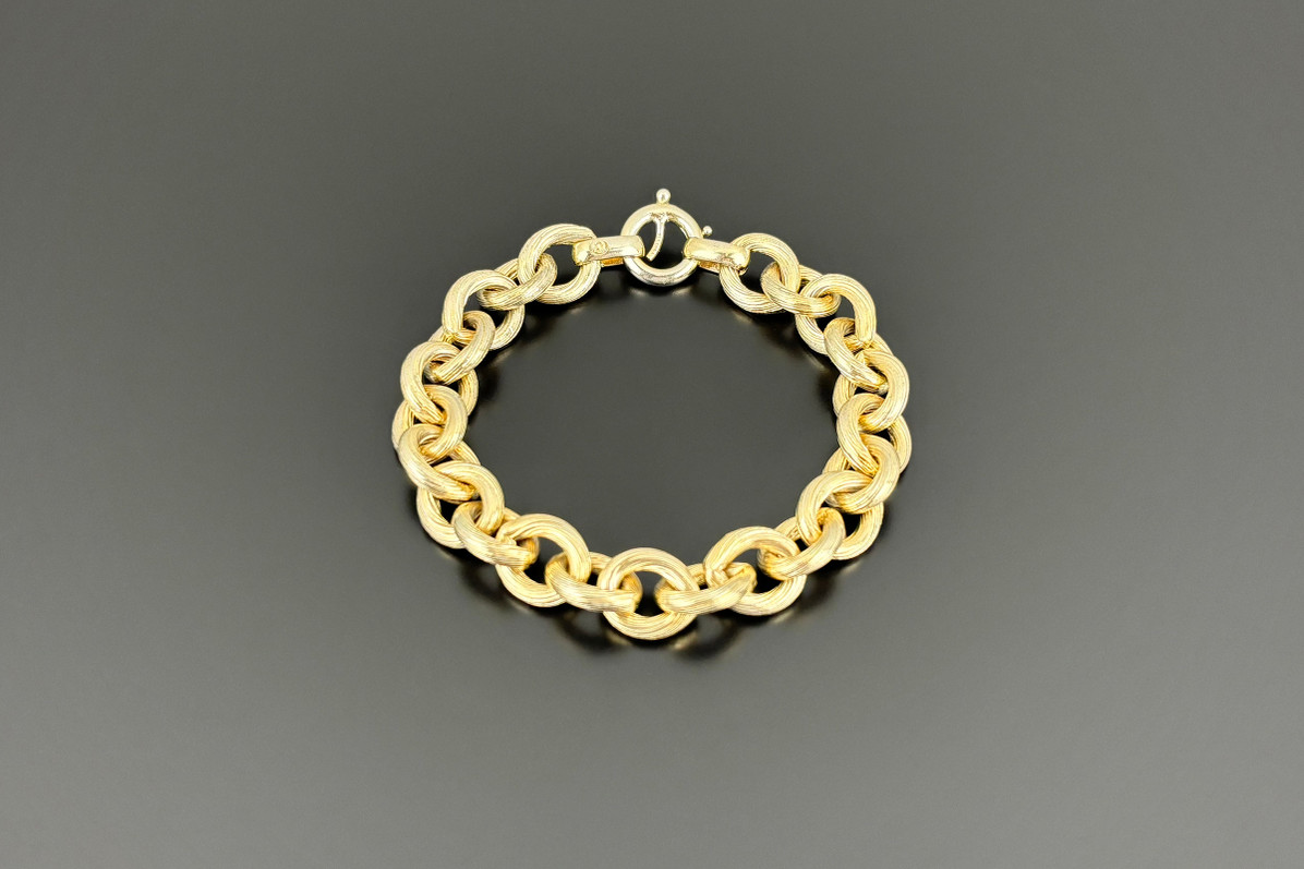 A Vintage Gold Cable Link Bracelet 

