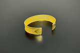 An Elegant Pierced Cuff Bangle (S)