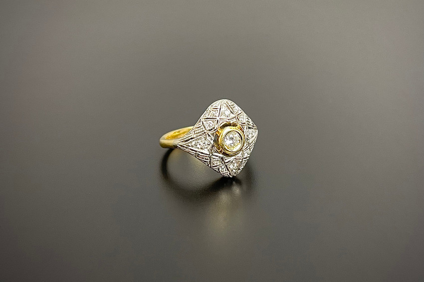 Art Deco Diamond Plaque Ring
