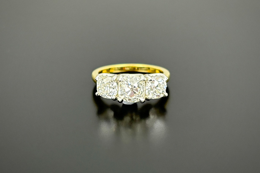 Trilogy diamond ring in 18ct yellow gold