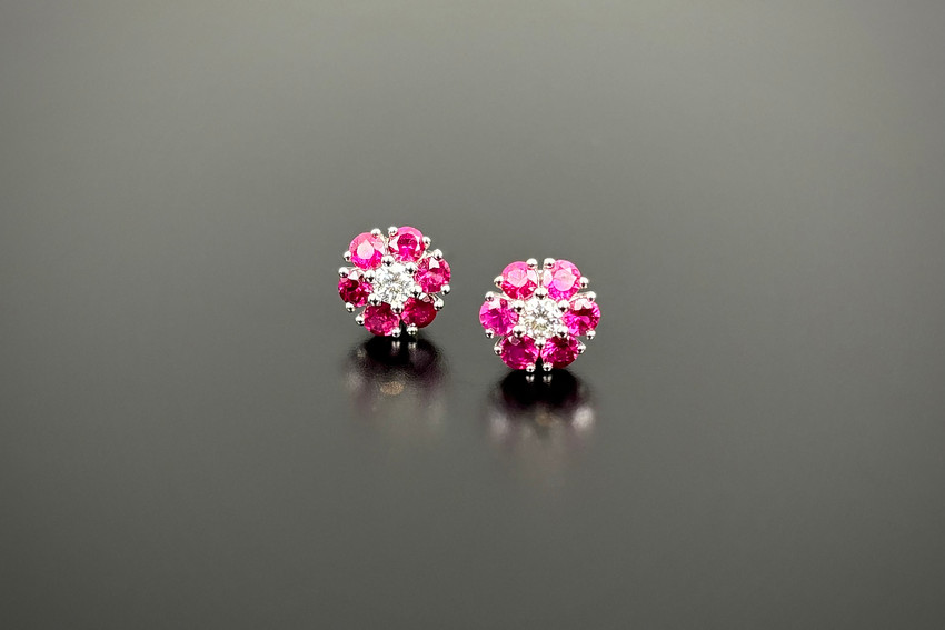 A Wonderful Pair of Ruby and Diamond Stud Earrings (YG)
