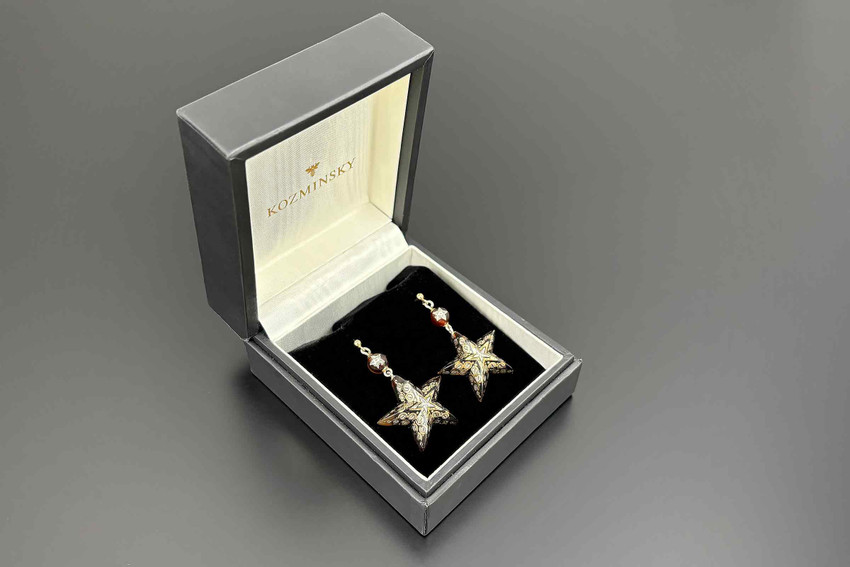 Victorian Pique Earring and Brooch Suite

