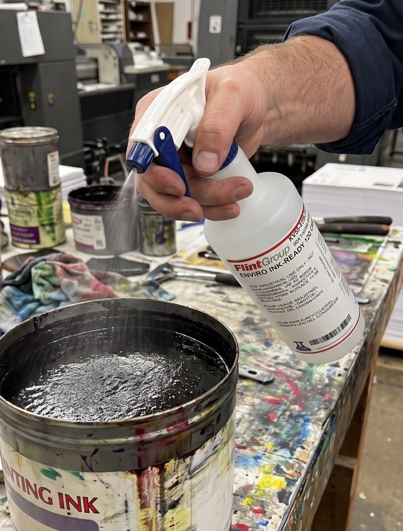varn enviro ink-ready anti-skin spray into open ink can