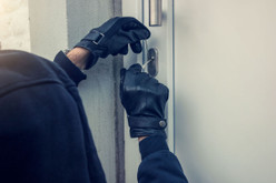 4 Things That Can Make Your Home a Target For Burglars