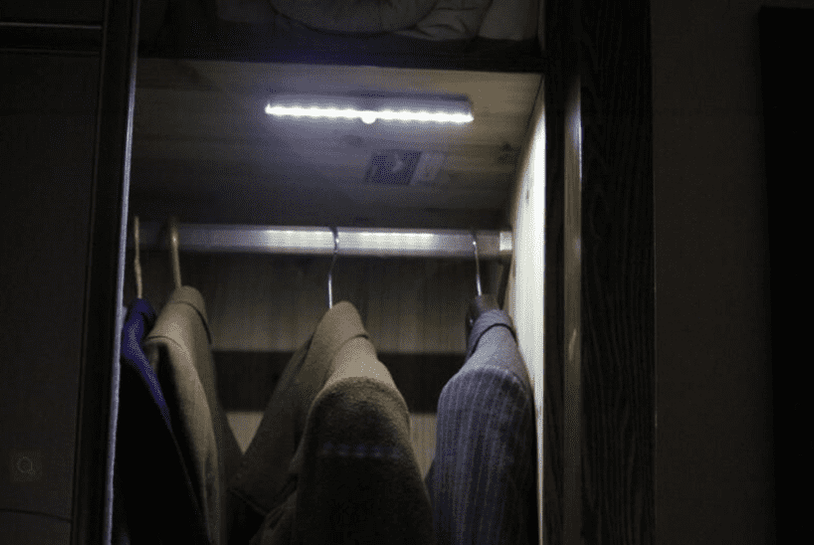 Choosing the Right LED Cabinet Lights for Your Needs Choosing the Right LED Cabinet Lights for Your Needs