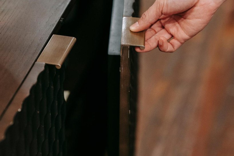 Crafting Elegance: How Barrel Hinges Contribute to Sleek Wood Finishes