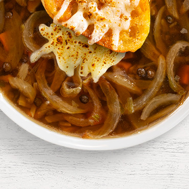 Inspired by the inviting charm of tucked-away bistros in Chicago neighborhoods, our Chicago Bistro French Onion Soup is a satisfying spin on the timeless French favorite.