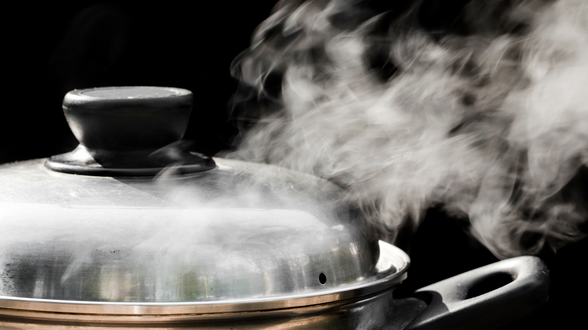 Simmer vs. Boil: How to Tell the Differences (With Temperatures)