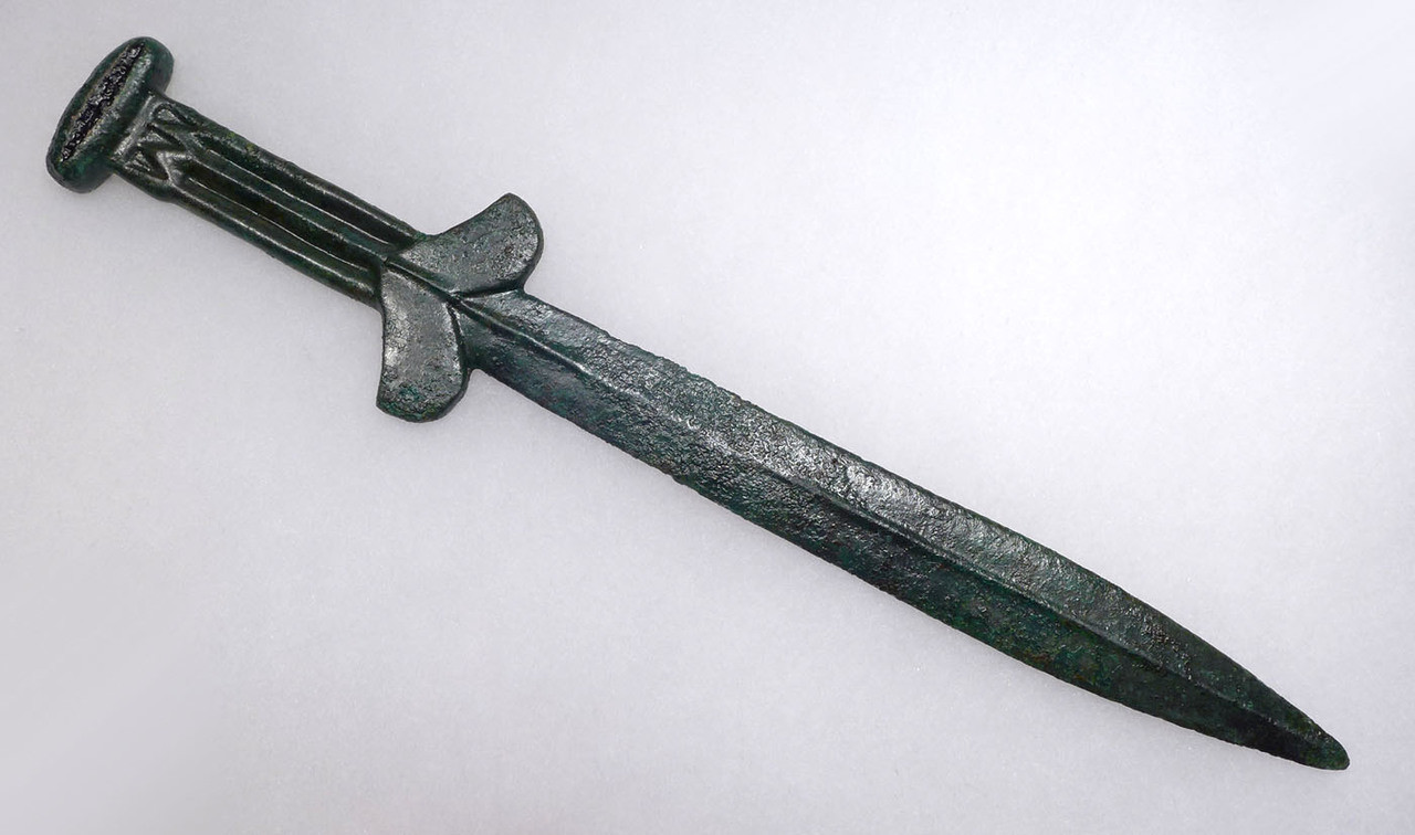 NEPC005 - EXTREMELY RARE ANCIENT SCYTHIAN BRONZE AKINAKES DAGGER WITH DECORATIVE IRON INLAY