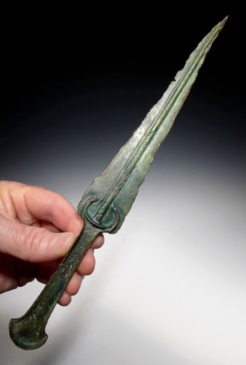 ANCIENT BRONZE LURISTAN DAGGER WITH PENANNULAR RIB ON INTEGRAL HANDLE *LUR100