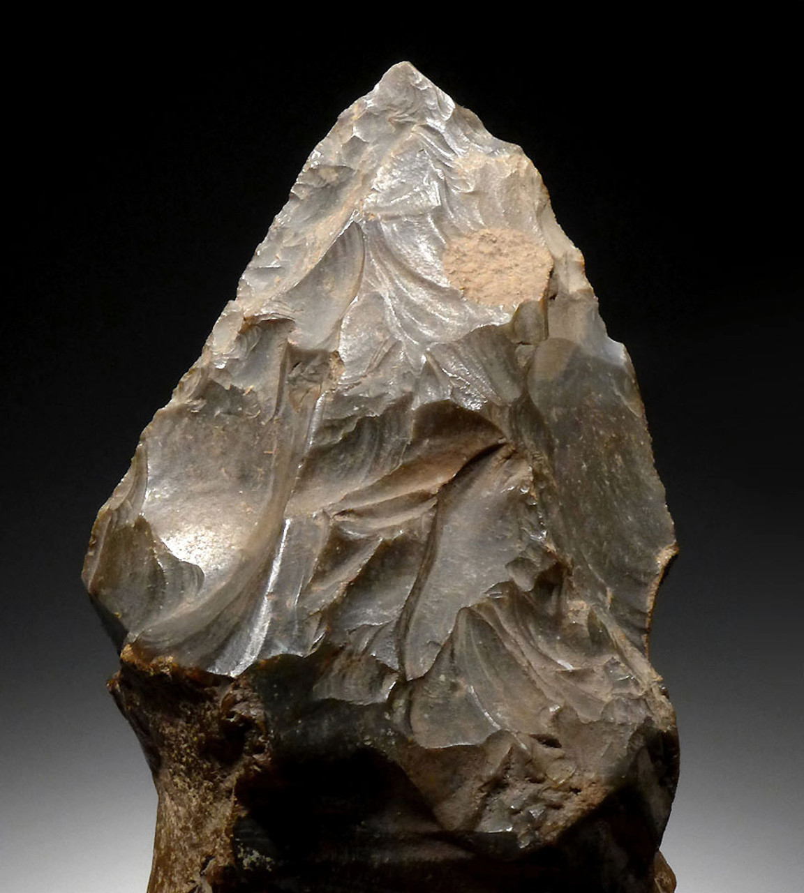 LARGE MUSEUM-CLASS NEANDERTHAL MOUSTERIAN FLINT HAND AXE OF INGENIOUS DESIGN FROM FAMOUS REGION IN FRANCE *M381