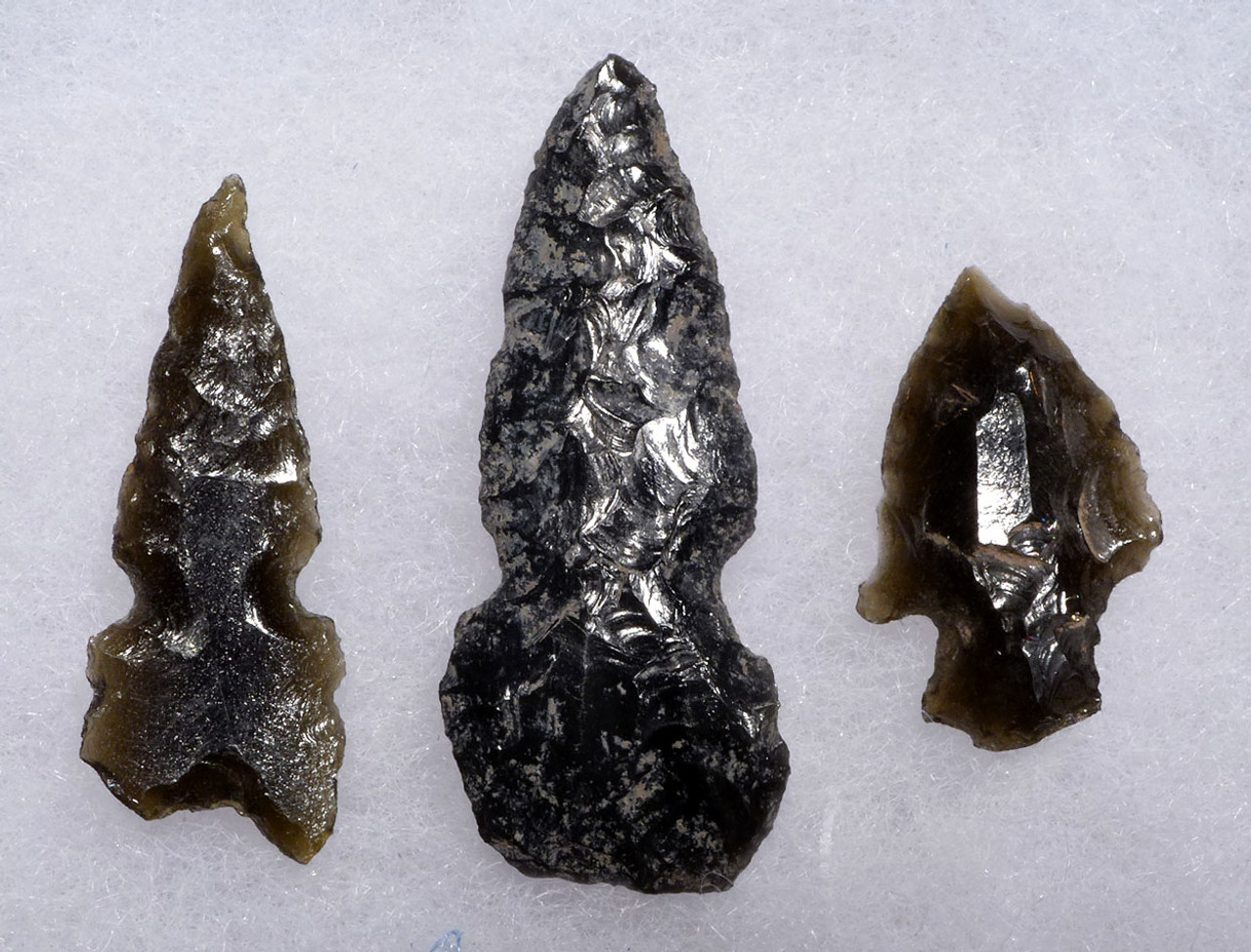 THREE RARE COMPLETE PRE-COLUMBIAN OBSIDIAN ARROWHEADS FROM THE HEFLIN COLLECTION *PC291