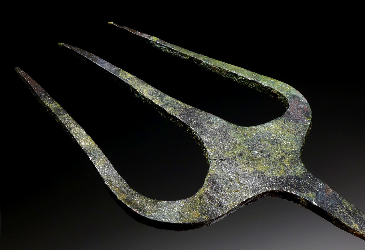 MUSEUM-CLASS LARGE ANCIENT BRONZE TRIDENT FROM THE NEAR EASTERN LURISTAN CULTURE *NE190