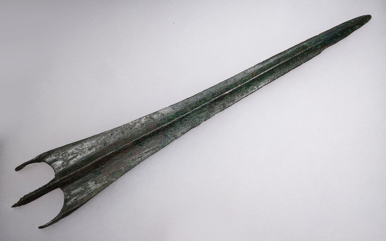 SWALLOWTAIL LURISTAN BRONZE SWORD WITH SIGNS OF BATTLE USE*NEPC018