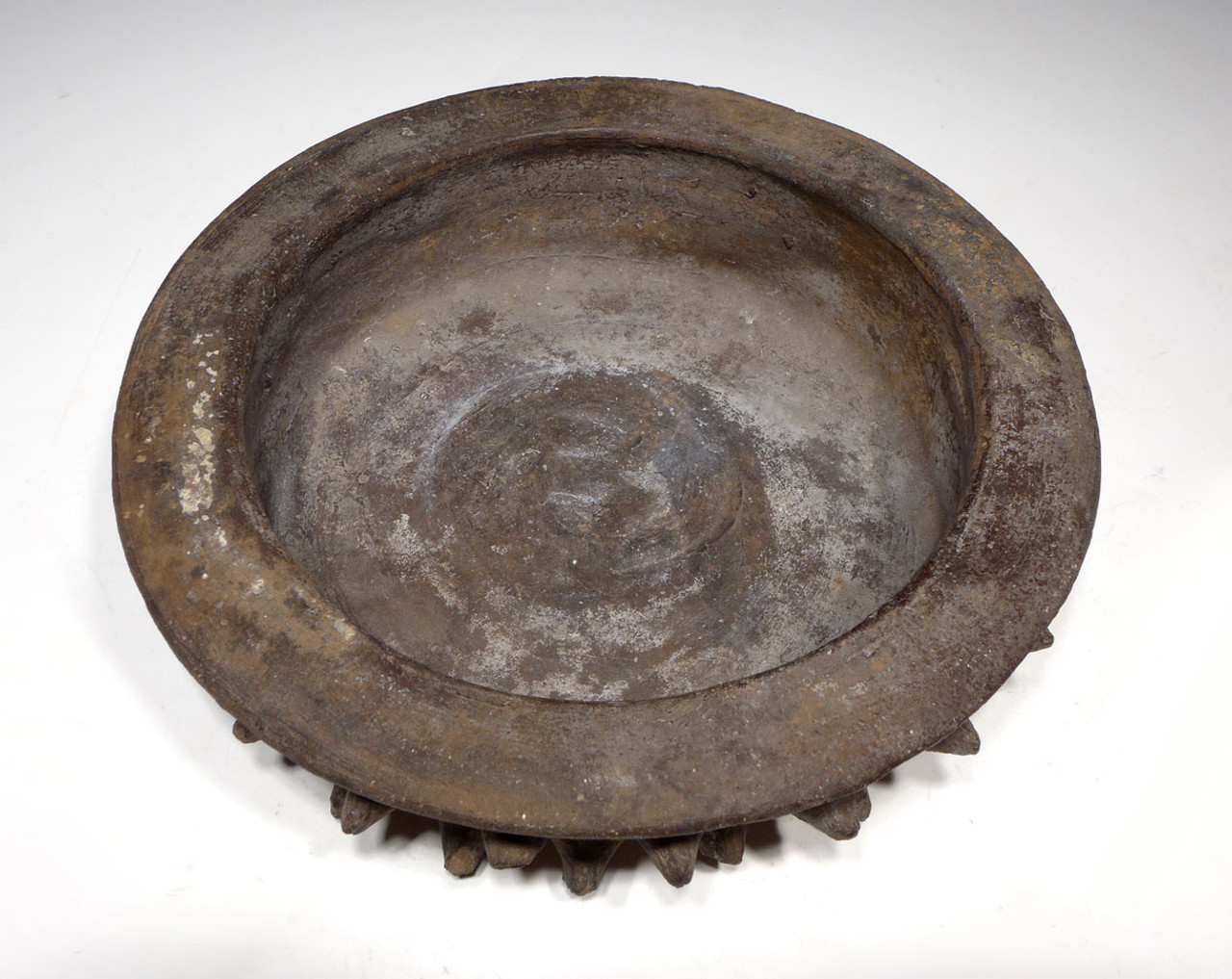 UNBROKEN LARGE MAYAN CEREMONIAL SPIKE DISH BOWL POTTERY WITH CEIBA TREE THORN DESIGN *PCX850