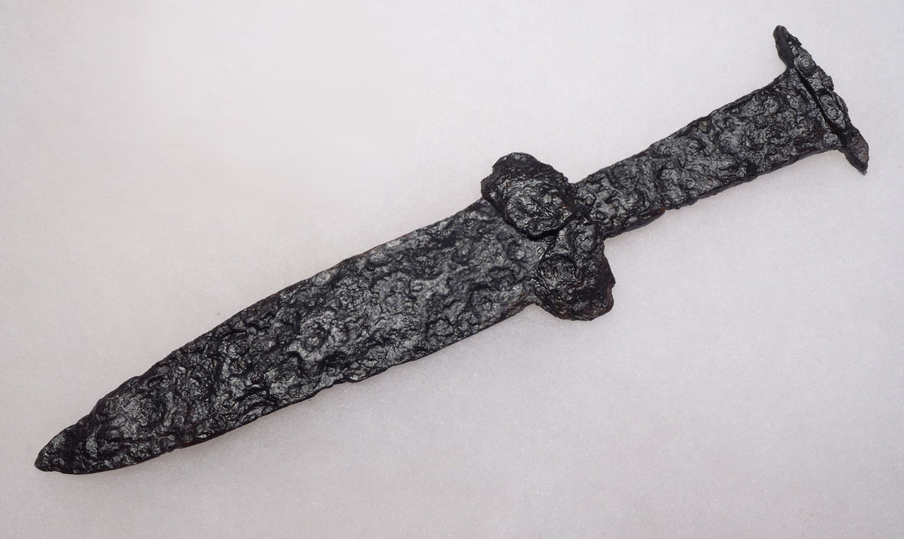 EXTREMELY SCARCE EUROPEAN SCYTHIAN ANCIENT IRON BROAD AKINAKES DAGGER FROM THE BLACK SEA REGION *SC03