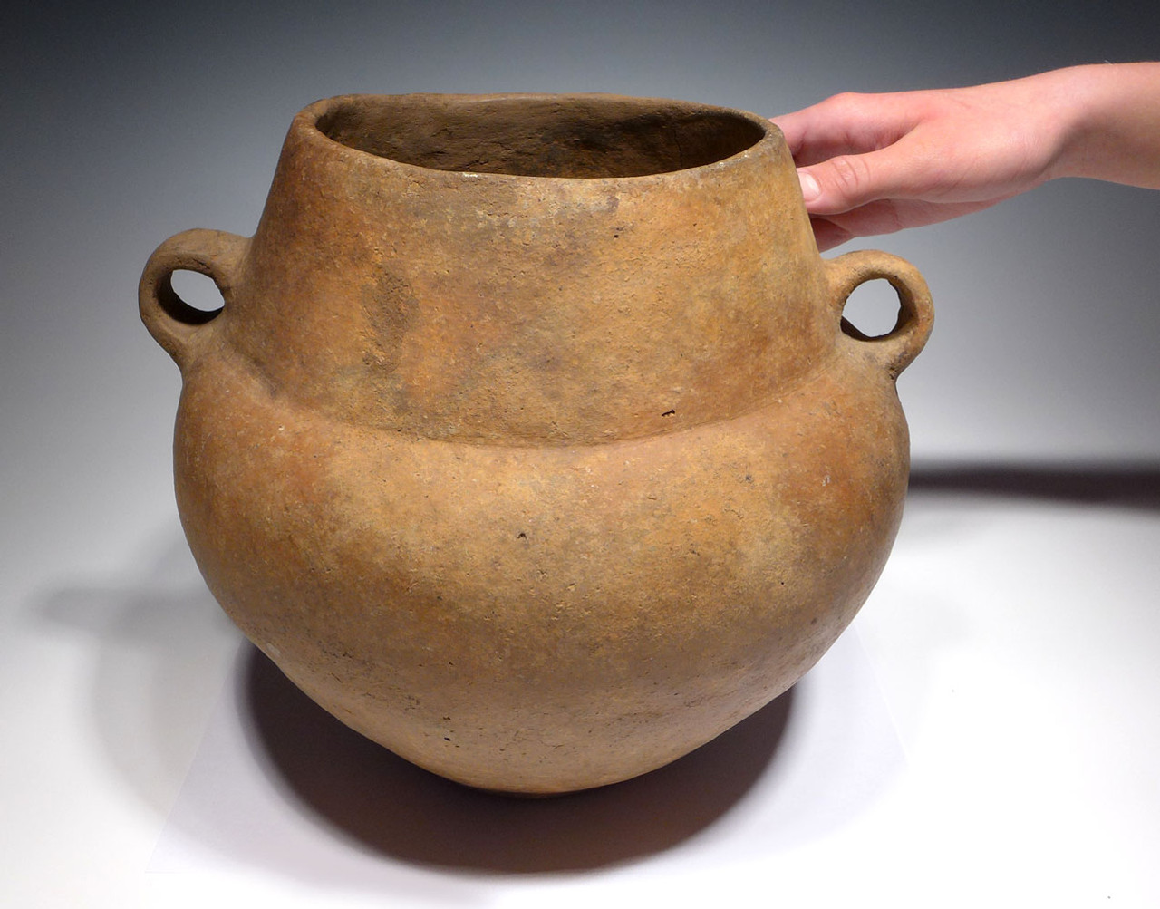 FINEST LARGE EUROPEAN BRONZE AGE CERAMIC PRIMARY URN FROM THE URNFIELD LUSATIAN CULTURE  *UR9