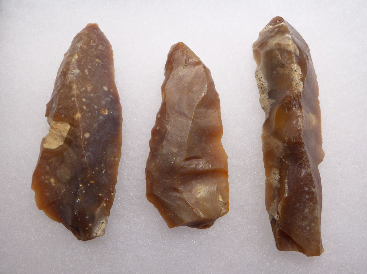 THREE FLINT AFRICAN CAPSIAN NEOLITHIC FLAKE KNIVES AND SCRAPERS  *CAP273