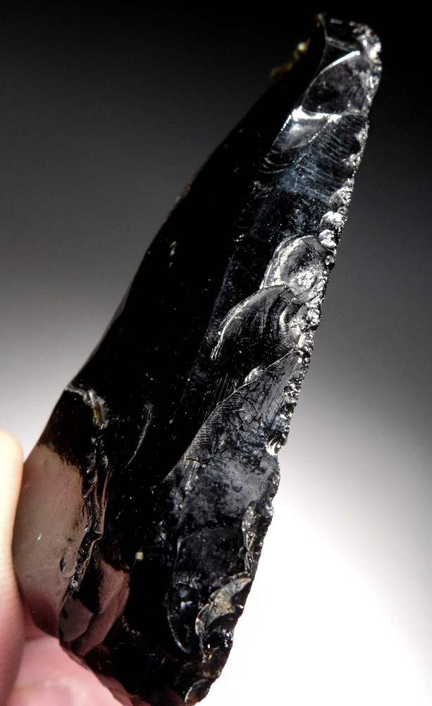 INCREDIBLE LARGE GREEN SHEEN OBSIDIAN RITUAL SCRAPER OF THE PRE