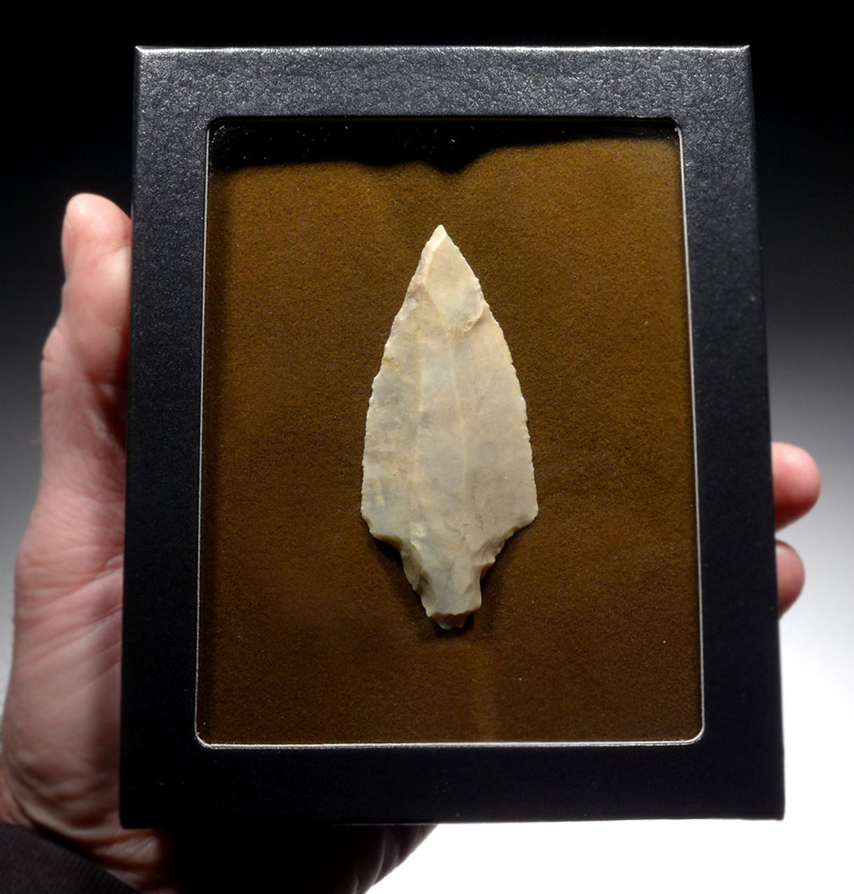 MAXIMUM SIZE FINEST UNIFACIAL TANGED CAPSIAN AFRICAN NEOLITHIC ARROWHEAD  *CAP331