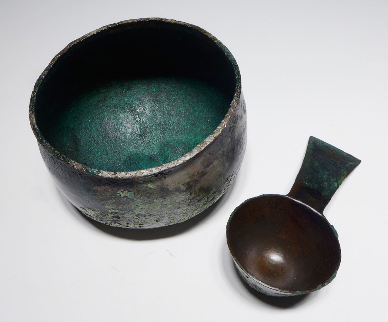 RARE ANCIENT SILVER GILDED COPPER BOWL AND LADLE PRESTIGE SET OF THE PRE-COLUMBIAN MOCHE *PC465