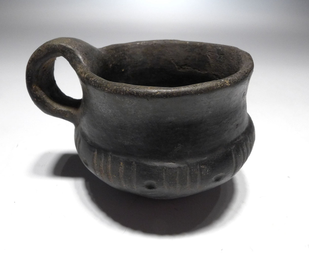 RARE UNBROKEN URNFIELD DECORATED PRESTIGE CERAMIC CUP OF THE EUROPEAN  BRONZE AGE LUSATIAN CULTURE *URN29 - TIME VAULT GALLERY