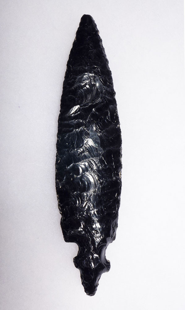 LARGE PRESTIGE ATLATL OBSIDIAN BIFACIAL SPEARHEAD OF THE PRE