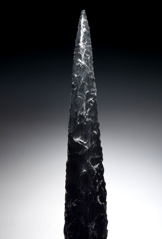 PRE-COLUMBIAN MAYAN OBSIDIAN MASTERPIECE FLAKED ELONGATED BLOOD