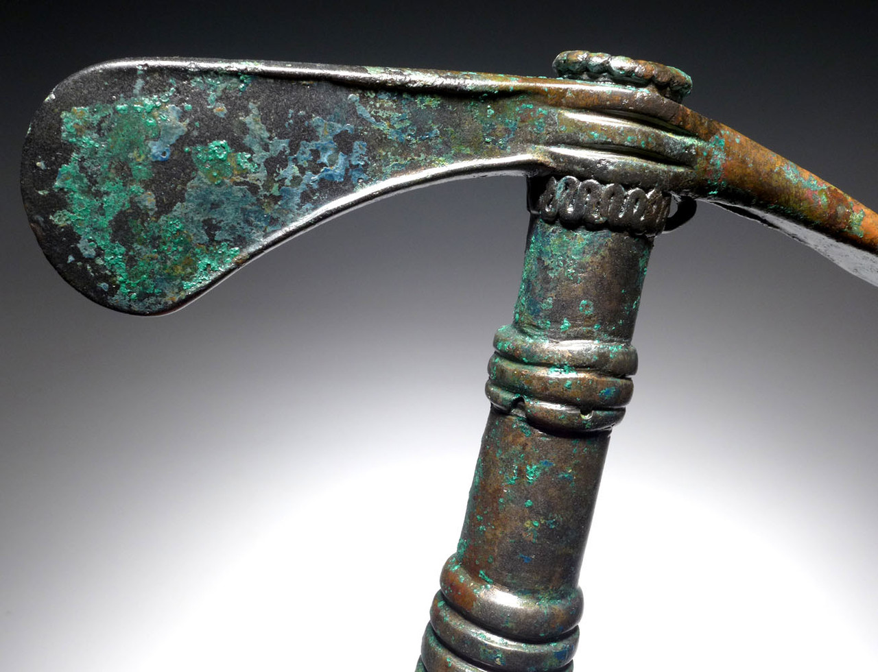 LARGE ANCIENT ROYAL LURISTAN BRONZE ADZE AXE WITH DECORATED LONG SHAFT BODY   *LUR272
