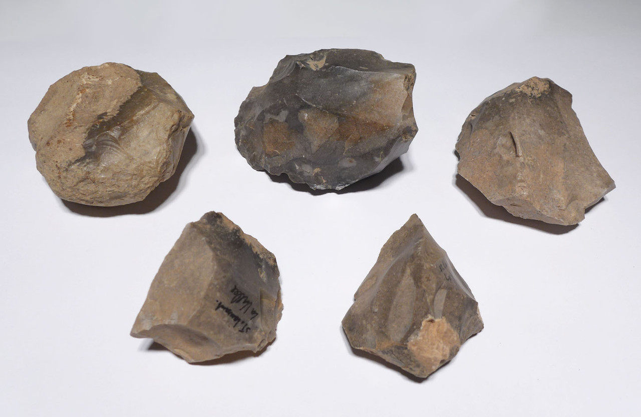 FIVE CRO-MAGNON UPPER PALEOLITHIC GRAVETTIAN FLINT TOOL CORES AND HAMMERSTONE FROM FRANCE  *M472